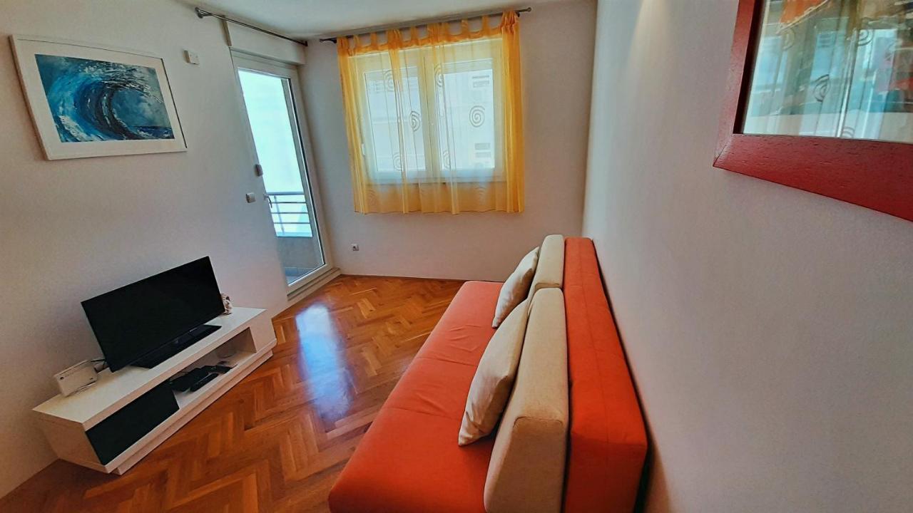Apartment Jen Omiš Exteriör bild