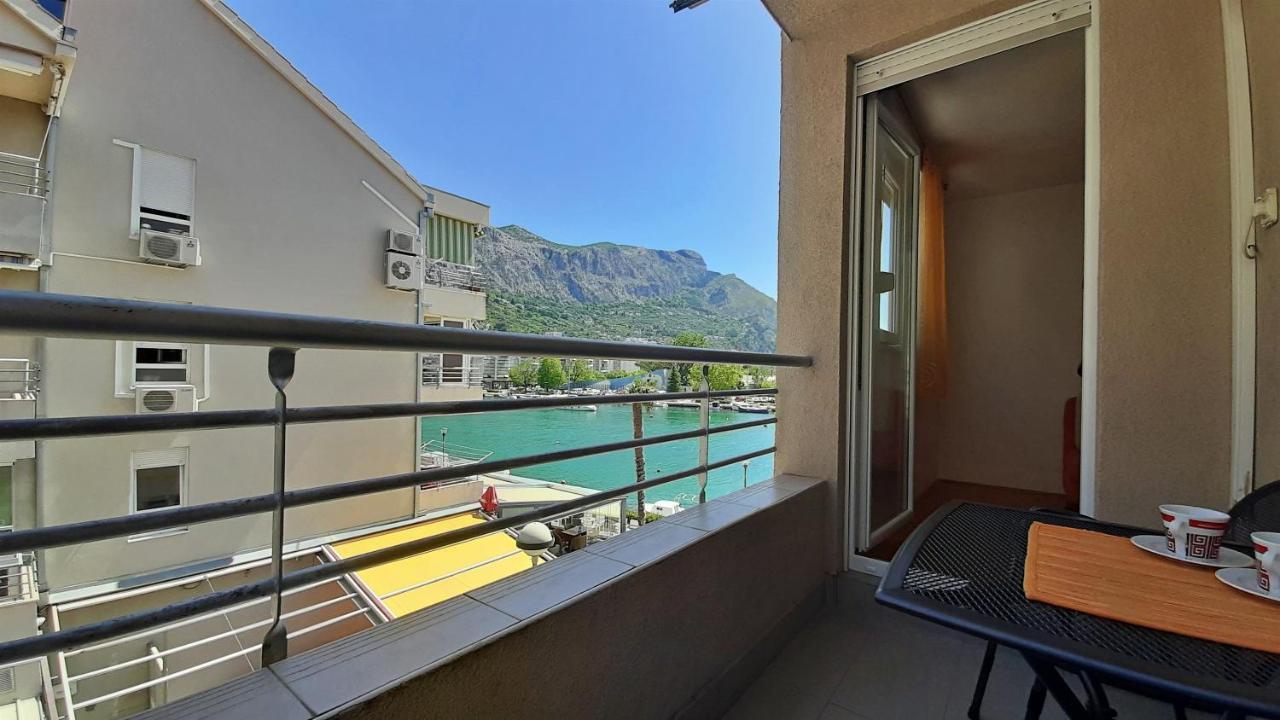 Apartment Jen Omiš Exteriör bild