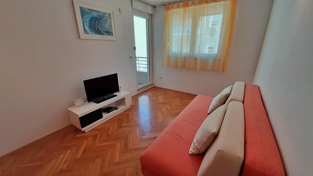 Apartment Jen Omiš Exteriör bild