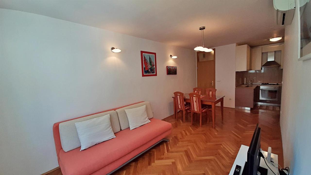 Apartment Jen Omiš Exteriör bild