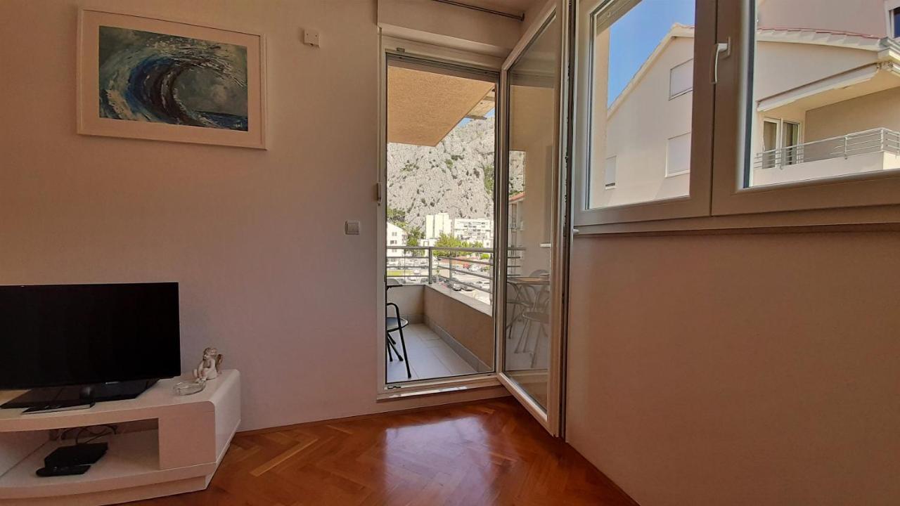 Apartment Jen Omiš Exteriör bild