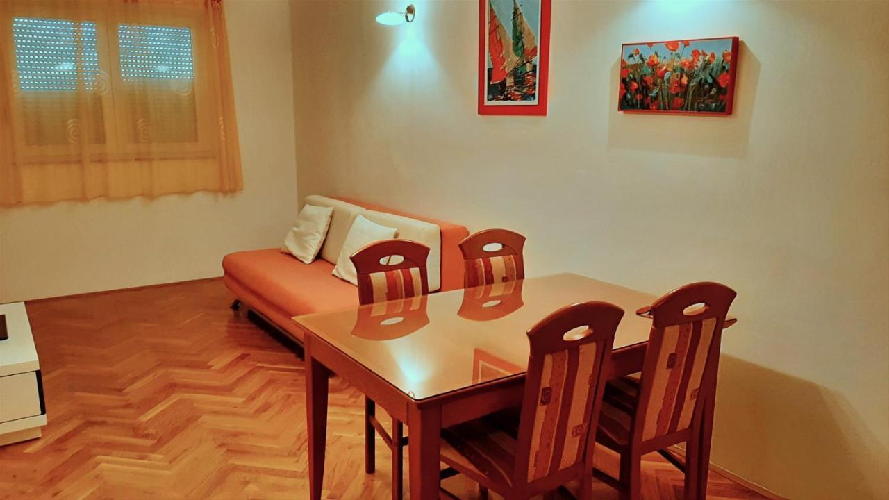 Apartment Jen Omiš Exteriör bild