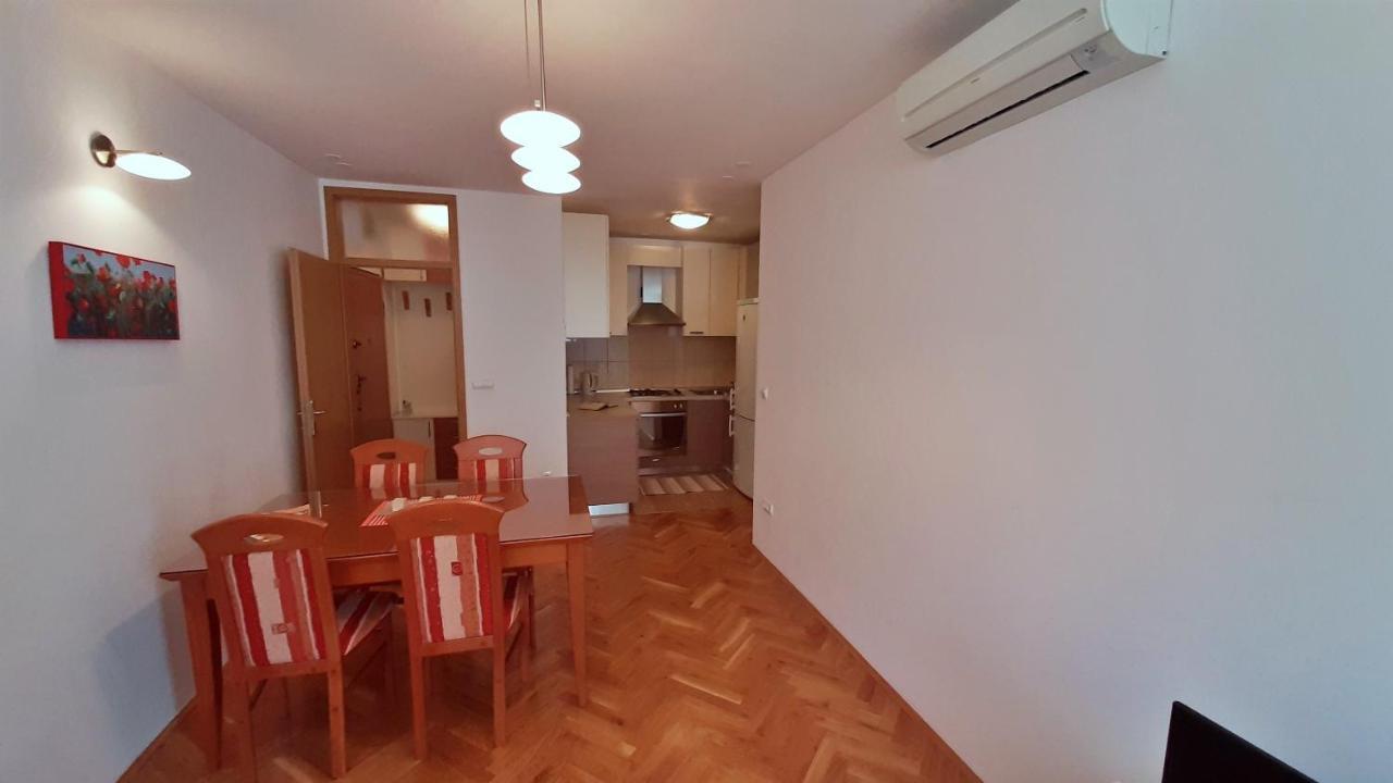 Apartment Jen Omiš Exteriör bild