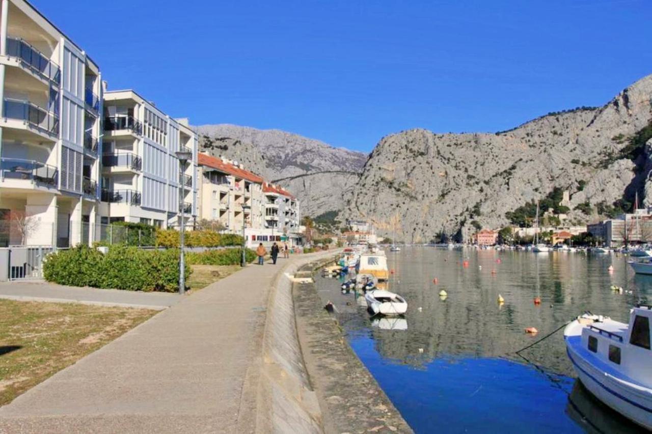 Apartment Jen Omiš Exteriör bild