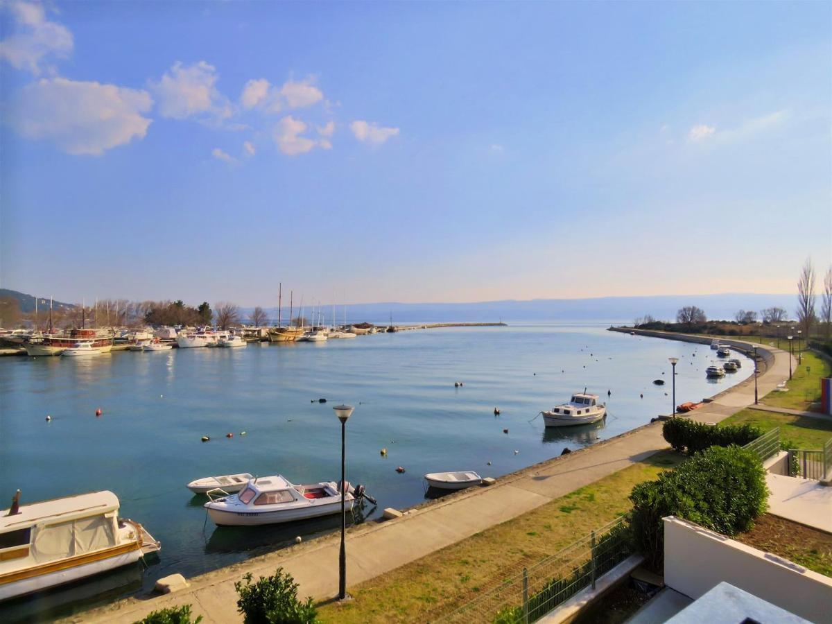 Apartment Jen Omiš Exteriör bild
